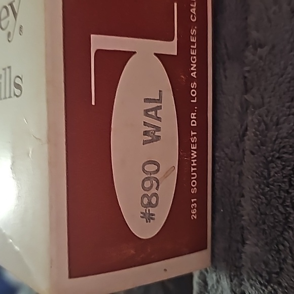 NEW VINTAGE Mr. DUDLEY WOODEN PEPPER MILLS / SALT SHAKER - Picture 3 of 6